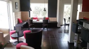 Viktoria Lodge Bed and Breakfast - Image 4