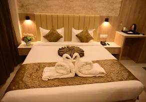 Golden palace 200 meter from ram janmbhoomi-Hotels - Image 2