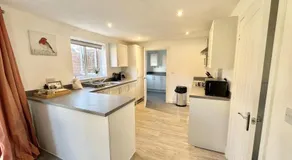 Large five bedroom home with parking in Swindon - Image 4