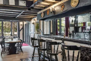 The Fox and Hounds Historic Hotel - Image 2