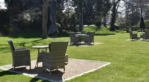 Hunters Moon Hotel - Image 4