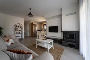 Gümüşlük köy içi havuzlu müstakil villa - Image 2