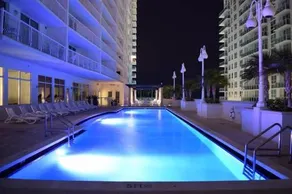 Modern and Luxurious Brickell Studio - Image 2