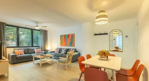 Charming 2 Bedroom Apartment with FREE PARKING close to Torre del Oro by Ocityzen - Image 2