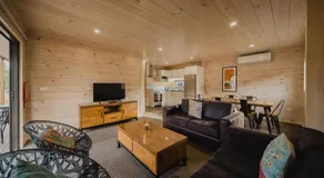 Lakes Edge Holiday Park - Image 5