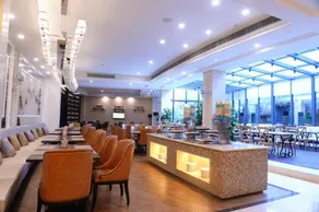 Brilliance Garden Hotel - Image 2