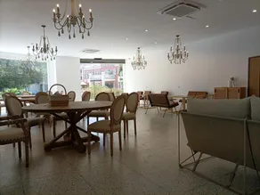 Three penguins inn - Image 2