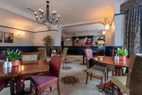 Carlton Manor Hotel - Image 4