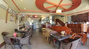 Golden Noura Villa-Pub & Restaurant - Image 2