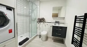 Well-Located 2-Bed Flat, Old Town - Image 3
