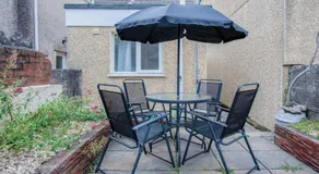 Fleet Street - 2 Bedroom Holiday Home - Swansea - Image 4