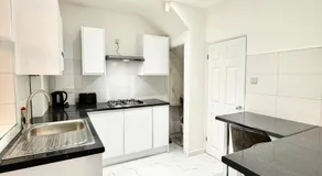 3 Bedrooms House CheapUKholiday - Image 3