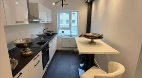 EM Elegance Apartment I 2 Schlafzimmer I Balkon & Parkplatz I Nürnberg - Image 2