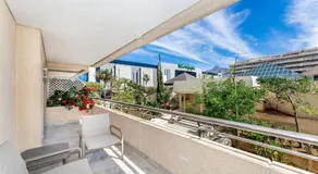 Bright apartment in the heart of Puerto Banus - Image 5