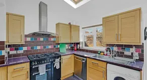 Elegant 5 Bedroom and 3 Bathroom Home in St Annes - Image 5