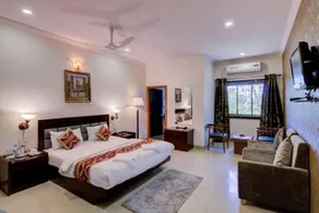 Hotel Heera Executive - Image 1