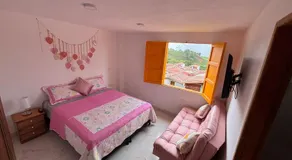 1Cálido y Amarillo - Image 4