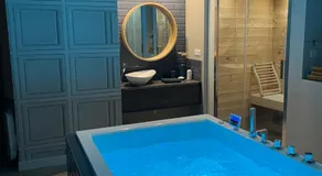 Appartement avec Jacuzzi Sauna & Home Cinéma - Nid d'Angers - Image 3
