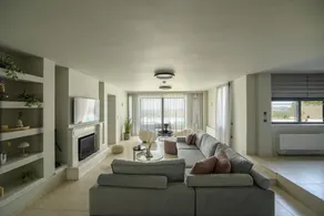 Reina del Cielo Luxury Villa - Image 2