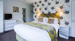 Selkirk Arms Hotel - Image 2