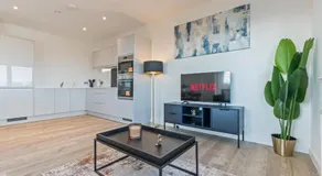 Thameside Suite | Free Parking | 2 BR | Heathrow - Image 2