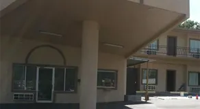 Economy Inn Hot Springs - Image 4