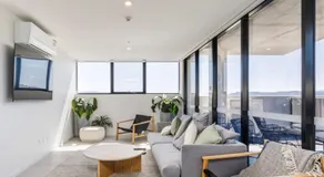 Luxury apartment with Brindabella views - Image 4