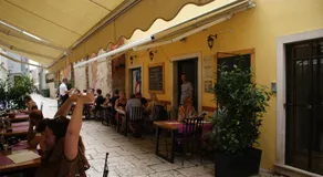Petrizio Palace - Image 5