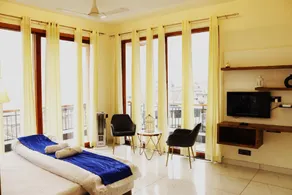 Majestic Cedar Villa - Image 2