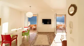 Splendida casa con terrazza vista lago e 2 garage - Image 4