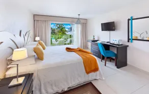 Blue Horizon Hotel - Image 2