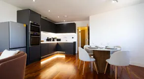 Luxury Cardiff City Centre Apartments - Image 3