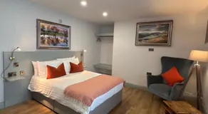 The Fincourt B&B - Image 2