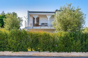 Maison de vacances spacieuse à Bibinje avec jardin - Image 1