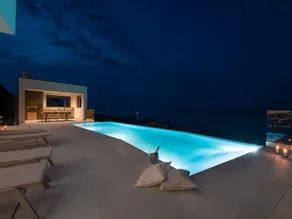Luxury Villa with Sauna - Image 3