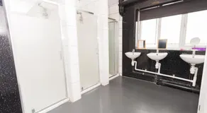 Budget Hostel - Image 2