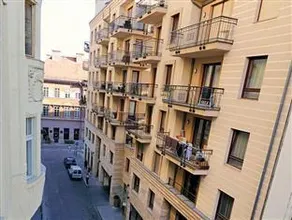 Central Apartments - Image 3