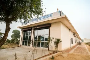 Hotel O Mahindra Pg Rooms & Restaurant - Image 4
