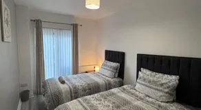 Modern Apartment good distance from Dublin City and Airport 4people - Image 4