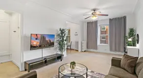 Sleek 1-Bedroom Apt in Chicago - East Park Tower 0610 rep - Image 2
