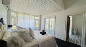 French Island Hill House - Image 2