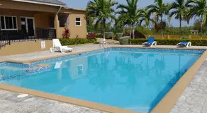 Serene Hideaway Guesthouse in Gated Stonebrook Manor - Image 3
