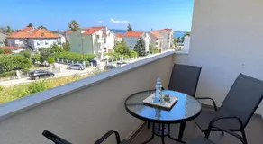 Bright and Cozy Apartment with Balcony in Kastel Luksic - Image 2