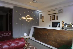 The Sandalwood Hotel - Near Medanta Medicity Gurgaon - Image 3
