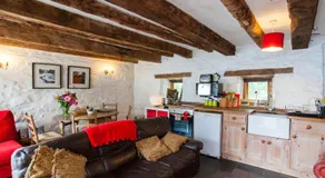 Ty Fferm Hen, Ancient Farmhouse, Coity Bach - Image 3