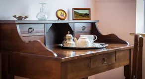 B&B Hibiscus - Image 3