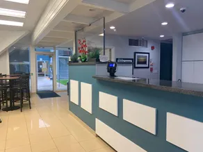 Hollywood Gateway Inn - Image 3