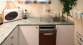 BumbleBee Apartment with AC - Image 4