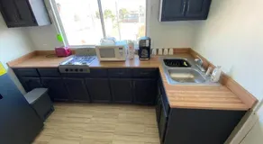 Family Apartment & Free Parking! - Image 5