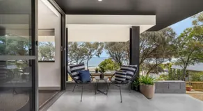 Beachfront Studio with Breathtaking Views - Image 5